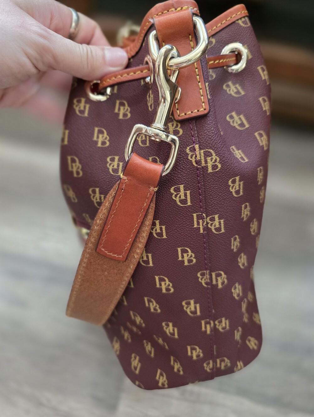 Dooney & Bourke Burgundy Monogram Y2K Logo Drawstring Shoulder Bucket Bag Luxury - Picture 13 of 16